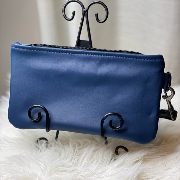 Cowhide Wristlet Clutch Leather Cowhide Zipper Embossed Leather Crossbody bag - Picture 3 of 11